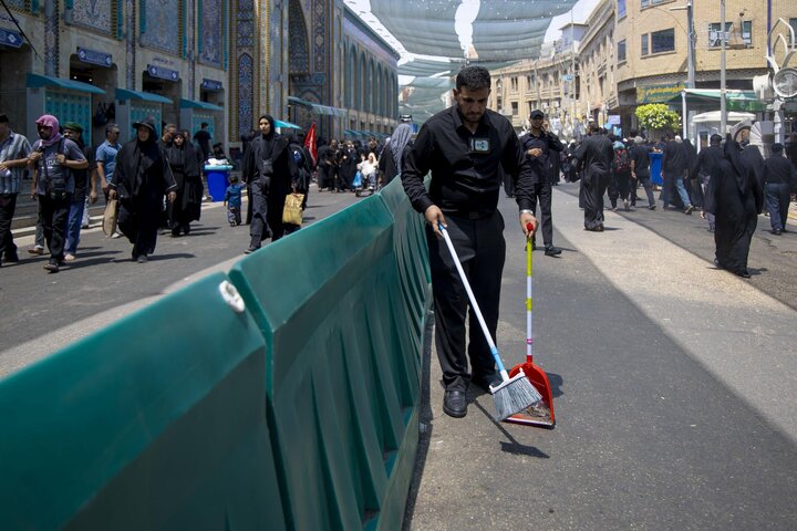 تقرير مصور/ قسم الشؤون الخدمية للعتبة العباسية ينفذ حملة لتنظيف محيط حرم أبي الفضل (ع)