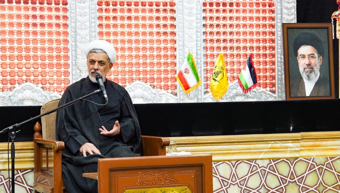 ۱۰ ویژگی پیامبر(ص) در آیه ۱۵۷ سوره اعراف