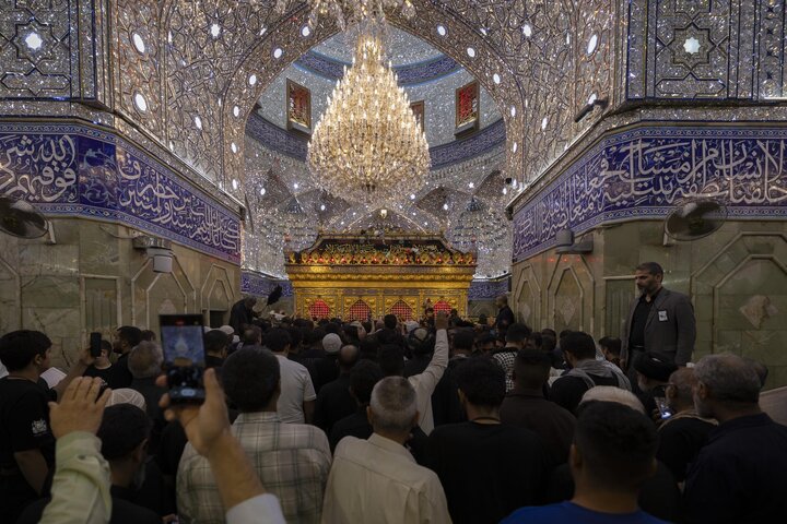 تقرير مصور/ أجواء  ليلة الجمعة عند مرقد أبي الفضل العباس (عليه السلام)