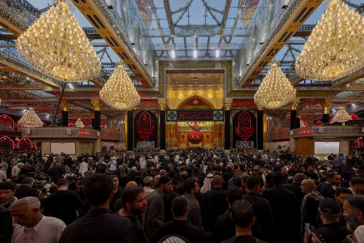 تقرير مصور/ أجواء  ليلة الجمعة عند مرقد أبي الفضل العباس (عليه السلام)
