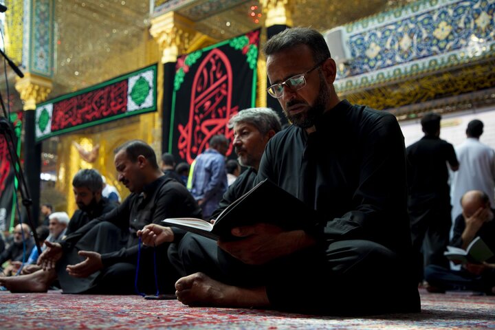 تقرير مصور/ مراسم قراءة دعاء الندبة في صحن مرقد أبي الفضل العباس (عليه السلام)