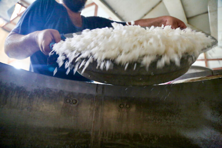 Photos:  Efforts of Servants of Hazrat Masoumeh Shrine's Mawkib in Feeding Arbaeen Pilgrims