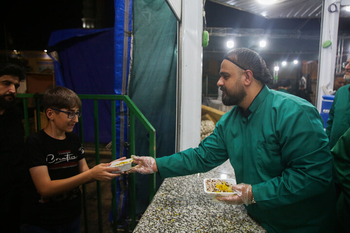 Photos: Hosting Arbaeen Pilgrims at Hazrat Masoumeh Shrine