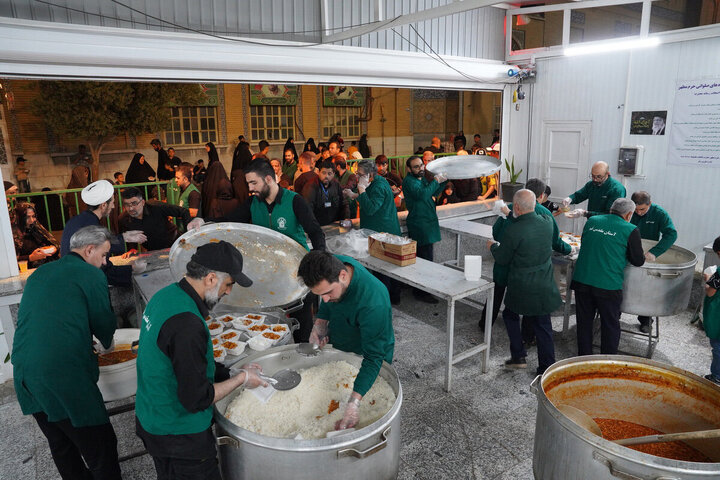 Photos: Hosting Arbaeen Pilgrims at Hazrat Masoumeh Shrine