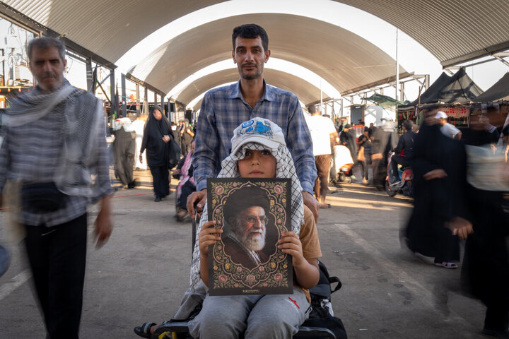 Photos: Remembering Martyred Leader at Pillar 1080 on the Tariq al-Hussain (a.s.)