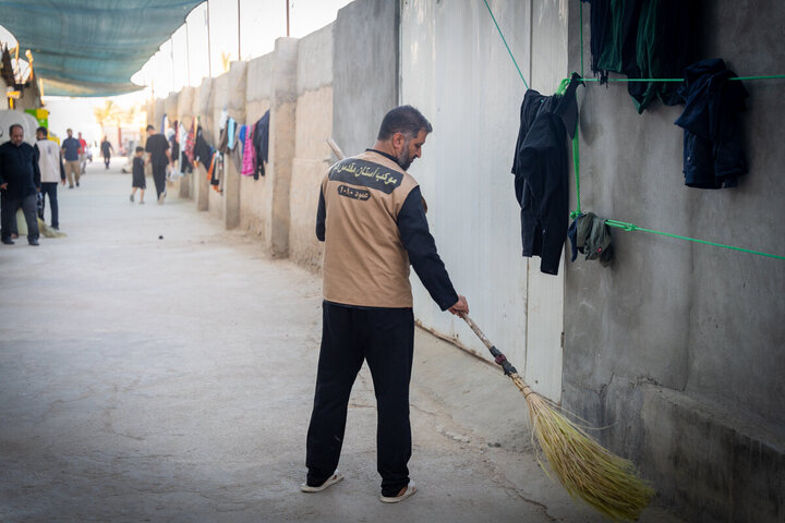 Photos: Efforts of Hazrat Masoumeh Srine's Servants in Hosting Arbaeen Pilgrims at Pillar 1080