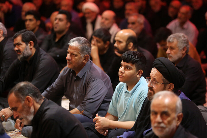 Photos: Mourning of Pilgrims of Hazrat Maoumeh Shrine on Night of Arbaeen