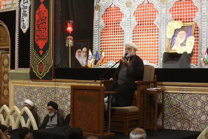 Photos: Mourning of Pilgrims of Hazrat Maoumeh Shrine on Night of Arbaeen