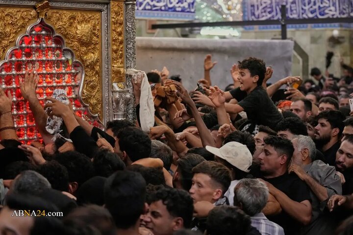 پیاده‌روی میلیون‌ها زائر اربعین به سوی کربلای معلی