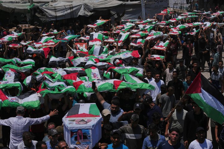 تشییع گسترده ۱۱۲ فلسطینی در غزه