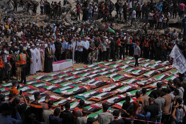 تشییع گسترده ۱۱۲ فلسطینی در غزه