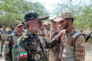 اگر امریکی فوج نے ایران میں قدم رکھا تو اس کے قدم کاٹ دیں گے