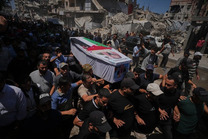Photos: Mass Funeral for 112 Palestinians Held in Gaza
