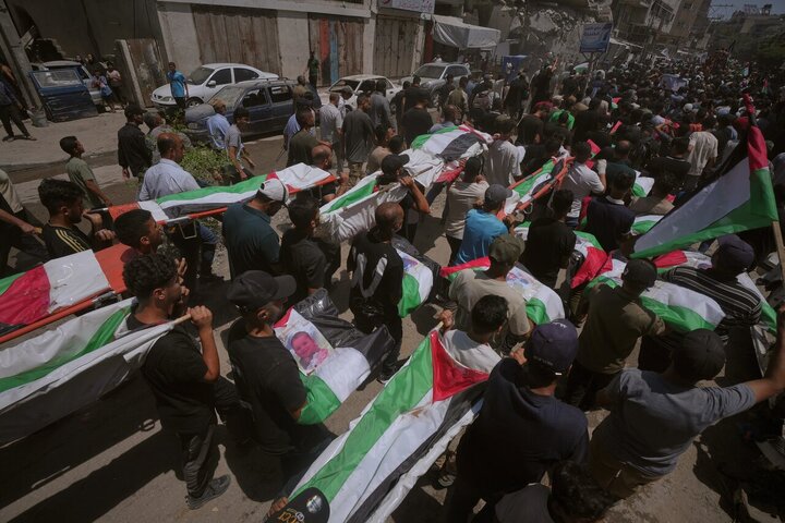 Photos: Mass Funeral for 112 Palestinians Held in Gaza