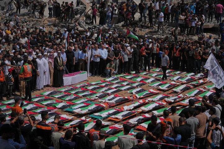 Photos: Mass Funeral for 112 Palestinians Held in Gaza