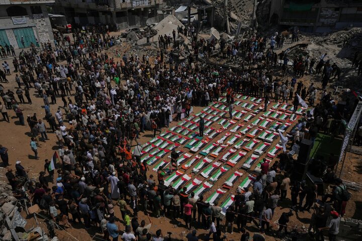 Photos: Mass Funeral for 112 Palestinians Held in Gaza