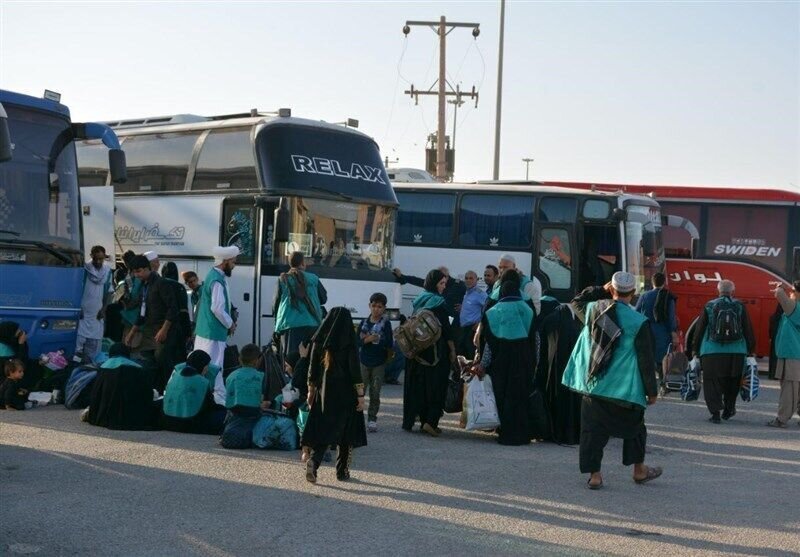 Thousands of Afghan pilgrims enter Iran via Dogharoun for Iraq pilgrimage: Official