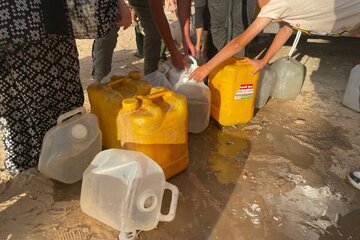 Photo: Difficulty of Accessing Water in Gaza Strip