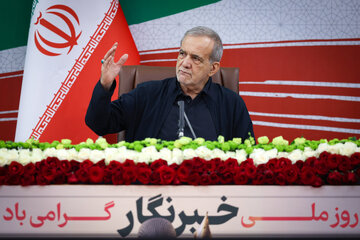 پزشکیان: افغانستان و پاکستان مانع ورود عناصر بیگانه به ایران شدند