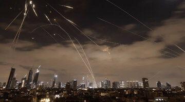 Tagapagsalita ng IRGC: Ang mga Misil ng Iran ay May Kakayahang Magbago ng Landas