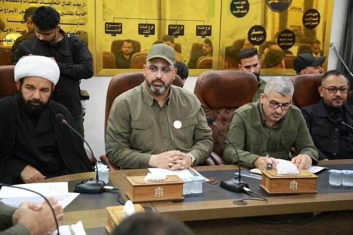 نشست امنیتی حشد الشعبی برای تأمین مراسم سالروز شهادت پیامبر(ص) در نجف + عکس
