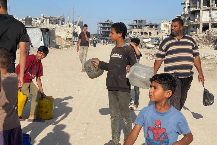 Photo: Difficulty of Accessing Water in Gaza Strip