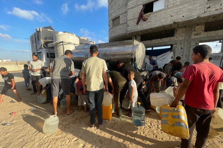 Photo: Difficulty of Accessing Water in Gaza Strip