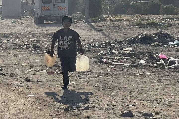 Photo: Difficulty of Accessing Water in Gaza Strip