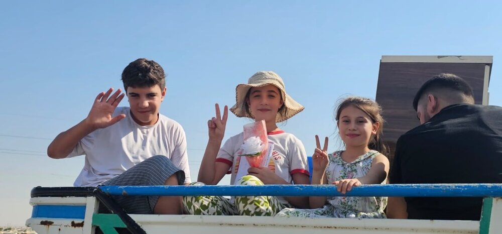 Yekemîn karavana penaberên Serê Kaniyê piştî 7 salan ber bi welatê xwe ve çû + wêne