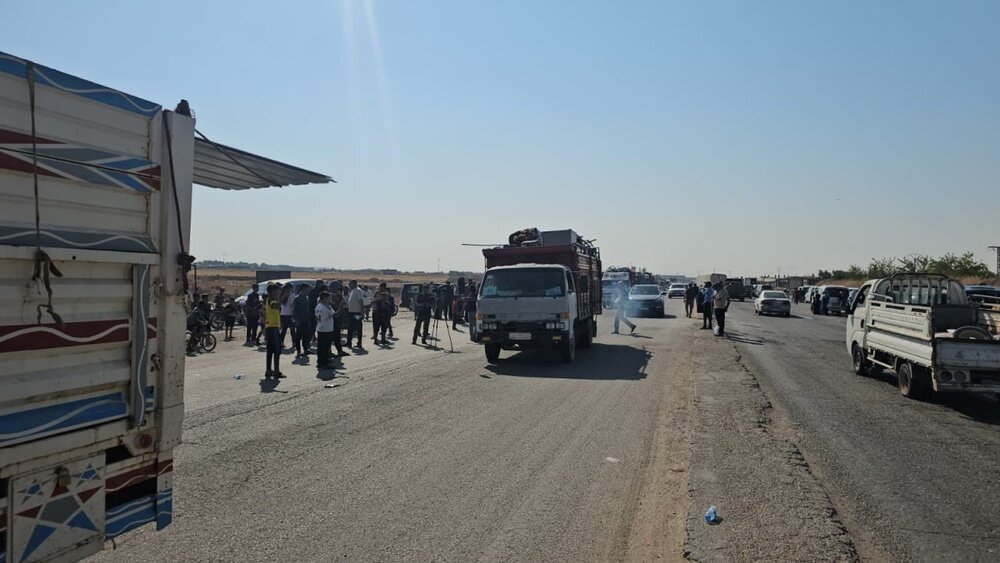 Yekemîn karavana penaberên Serê Kaniyê piştî 7 salan ber bi welatê xwe ve çû + wêne