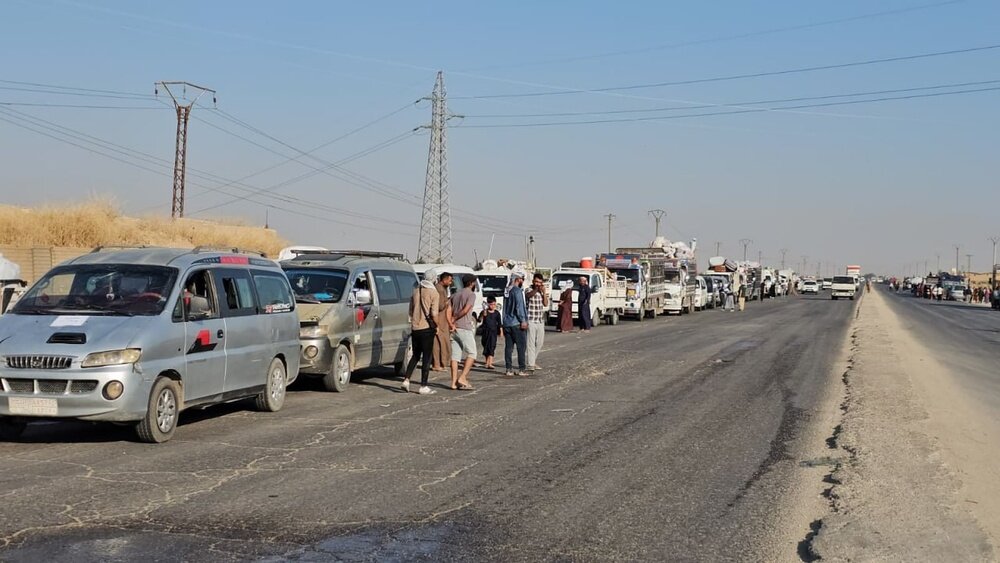 Yekemîn karavana penaberên Serê Kaniyê piştî 7 salan ber bi welatê xwe ve çû + wêne
