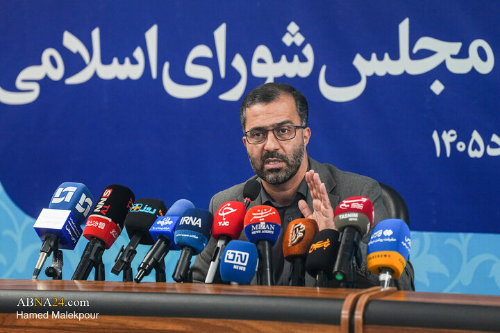 نشست خبری سخنگوی هیأت رئیسه مجلس شورای اسلامی