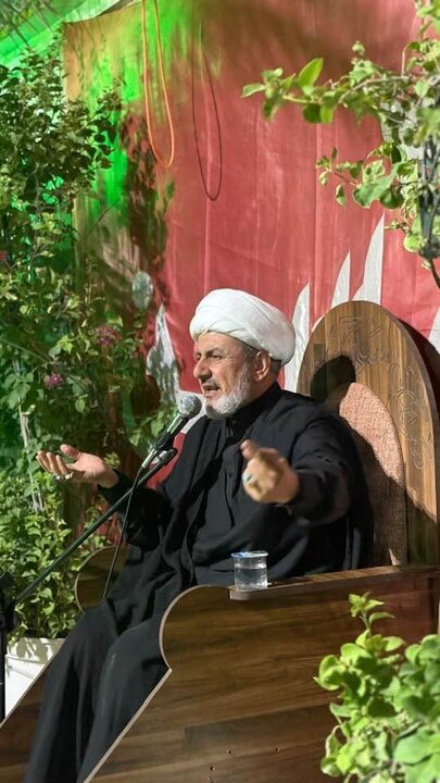 تقرير مصور/ الحوزة العلمية بالنجف الأشرف تقيم محطة قرآنية لتصحيح قراءة زوار الأربعين