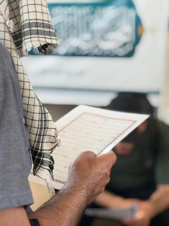 تقرير مصور/ الحوزة العلمية بالنجف الأشرف تقيم محطة قرآنية لتصحيح قراءة زوار الأربعين