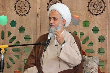 رعایت ضوابط مربوط به عفاف و حجاب در محیط‌های اداری مورد توجه قرار گیرد
