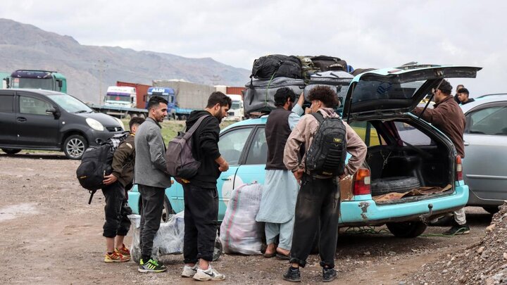 مهاجران افغانستانی در فرار از فقر و بیکاری، مرگ را به جان می‌خرند
