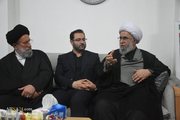 دیدار آیت‌الله رمضانی با خانواده شهید علیرضا موسی‌نیا در رضوانشهر