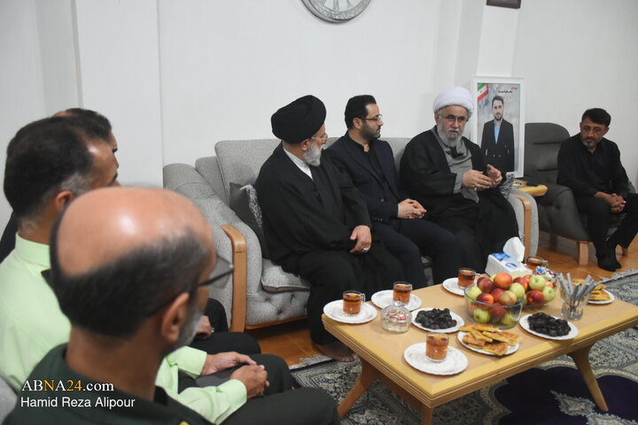 دیدار آیت‌الله رمضانی با خانواده شهید علیرضا موسی‌نیا در رضوانشهر