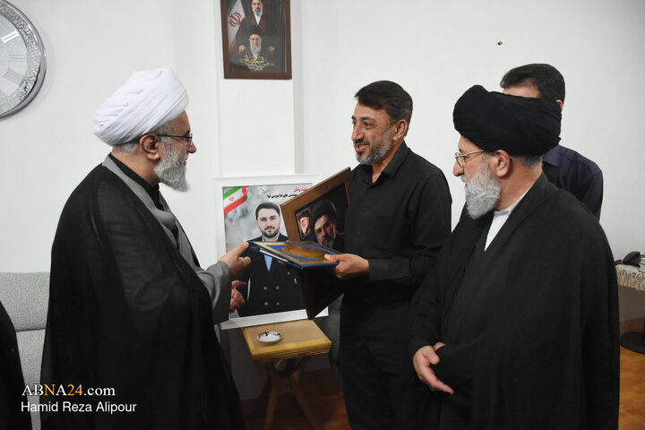 دیدار آیت‌الله رمضانی با خانواده شهید علیرضا موسی‌نیا در رضوانشهر