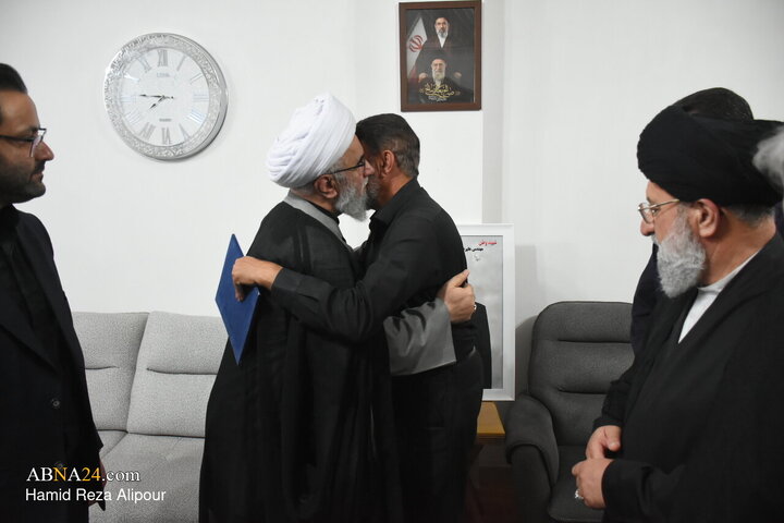 دیدار آیت‌الله رمضانی با خانواده شهید علیرضا موسی‌نیا در رضوانشهر