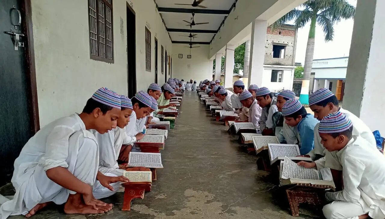 Maharashtra Plans Tighter Rules for Minority Educational Institutions