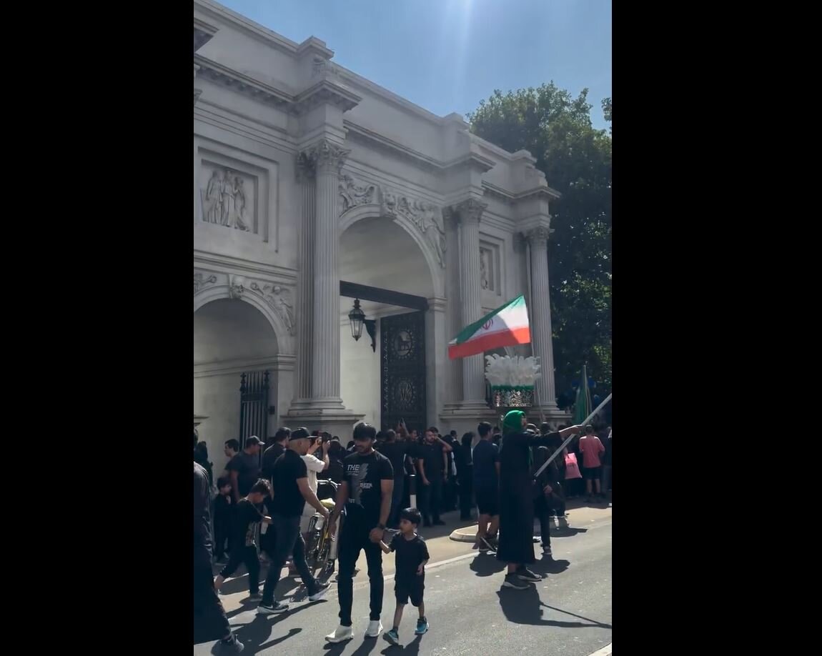Video: Massive Arbaeen Procession in London, England