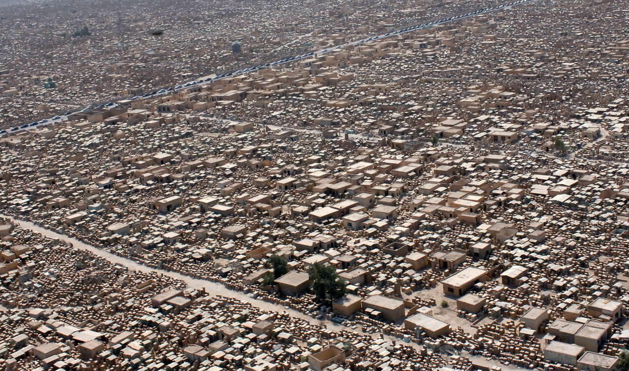 ABNA Team Reports from Wadi Al-Salam, the Oldest and Largest Cemetery in the World