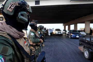 تقرير مصور/ الحشد الشعبي ينظّم حركة الزائرين لإحياء ذكرى شهادة النبي (ص) في النجف الأشرف