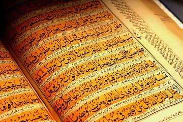 با سائلان‌ چون با پدران‌ و مادران؛‌ به‌ مهر می‌گفت!