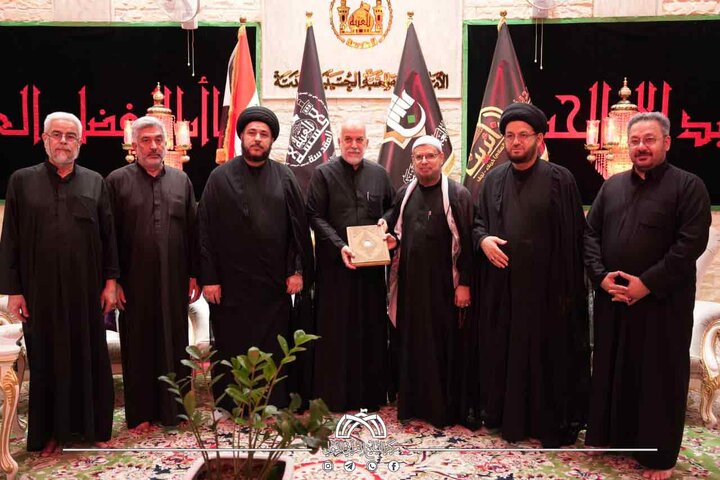 تقرير مصور/ تكريم عدد من المواكب والهيئات الحسينية المشاركة بخدمة زوار الأربعين