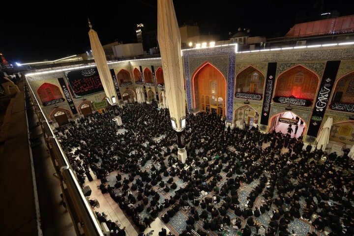 تقرير مصور/ موكب أهالي كربلاء يحيي ذكرى شهادة النبي الأكرم (ص) في حرم أمير المؤمنين(ع)