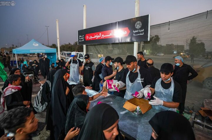 تقرير مصور/ خدمات العتبة العلوية للزائرين الوافدين إلى النجف الأشرف في ذكرى شهادة الرسول (ص)