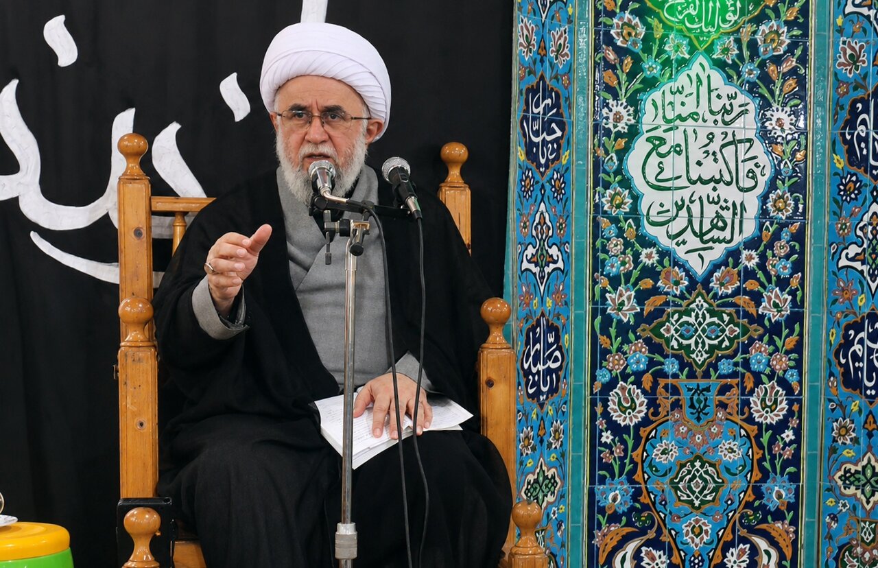 آیت‌الله رمضانی: ملت ایران با مقاومت و تاب‌آوری، دشمن را وادار به عقب‌نشینی کرد