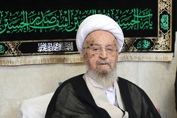 آية اللّه  مكارم الشيرازيّ يؤكد تعزيز الأسس الدينيّة للشباب وأنها في مقدمة برامج التربية والتعليم